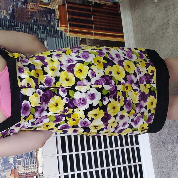 Woman's floral dress. Size 12 - Picture 3 of 4